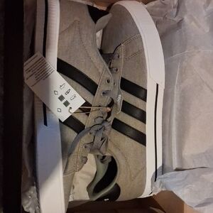 Adidas Men's Gray and Black Casual Sneakers